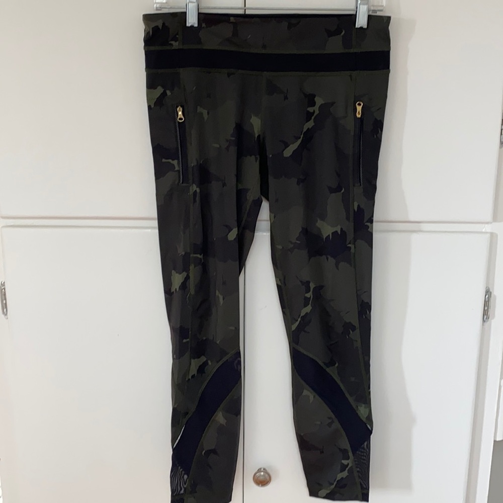 Lululemon cropped camo print leggings
